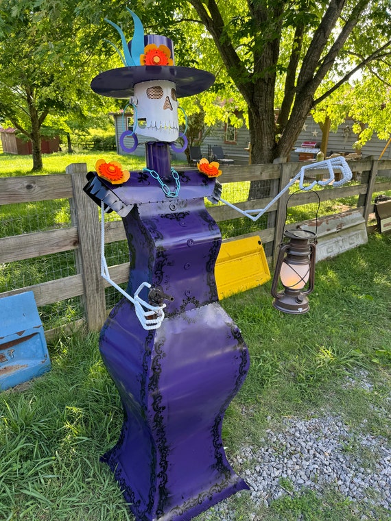 Day of the Dead Skeleton Lady Yard Art