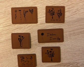 Kunstleder Labels/Patches „Wildblumen“ zum Aufnähen in braun oder grau