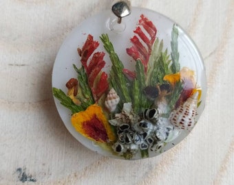 Mother's Day Gift,Terarium Mushrooms Floral Resin  Necklace, Handmade Snail, Moss and Dry Flowers Necklace, April Birthday Gift