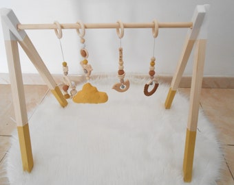 Arche d'éveil en bois moutarde / blanc Et/Ou  lot de 4 suspensions, portique , baby gym