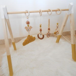 Arche / Portique d'éveil bébé en bois montessori 👶 4 suspensions à  personnaliser - Fait main avec ♥︎ | Beebs