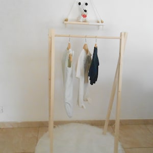 Portique,porte vêtement bébé ou enfant en bois brut 100% fait main