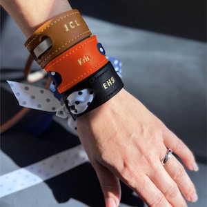Wendehalstuch-Armband Halstuch-Armband Black and Tan