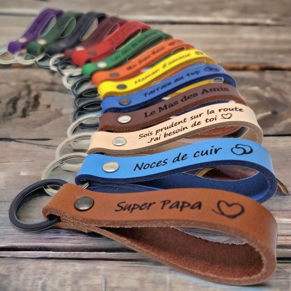 Fully customizable leather key ring, handmade gift for dad, mom, work colleague or friend, personalized Christmas gift