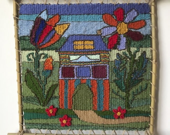 Gewebte Wandbehang Fancy Haus mit Bäumen-Blumen. Geschenk für Bitrh eines Kindes. Wanddekoration für Kinderzimmer