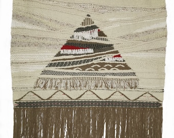 Gewebter Wandbehang Tapisserie Dreieck. Großer strukturierter Wandteppich. Textiles Wanddekor. Geometrisches Bild. Gewebter Wandschmuck