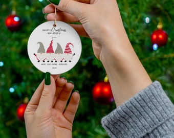 Première décoration de Noël pour famille de 4 (gnomes), décoration en céramique avec prénom personnalisé pour nouveau bébé, adoption, famille recomposée