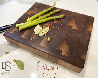 Hirnholz Schneidebrett Servierbrett Butcher Block mit Füßen Schwarznuss