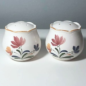 Vintage Hand Painted Floral Salt & Pepper Shakers – Made in Japan
