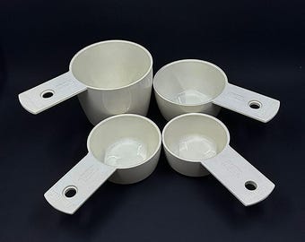 Pyrex Measuring Cups Set - 1999 Cream Plastic Kitchen Tools - Collectible Pyrex Accessories