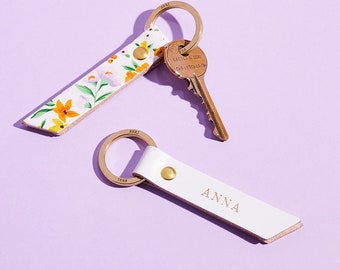 Personalised Floral Leather Keyring  in Lilac or White | Mother's Day Gift for Mum | Birthday Gift for Her | Gold Stamped Name or Initials