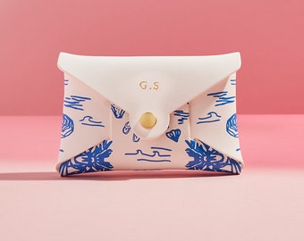 Personalisierte Leder Geldbörse mit Strand-Muster | Weiße Ledertasche + Blauer Druck | Sommer Urlaub Reise Geldbörse | Kundenspezifisches Geschenk für Sie