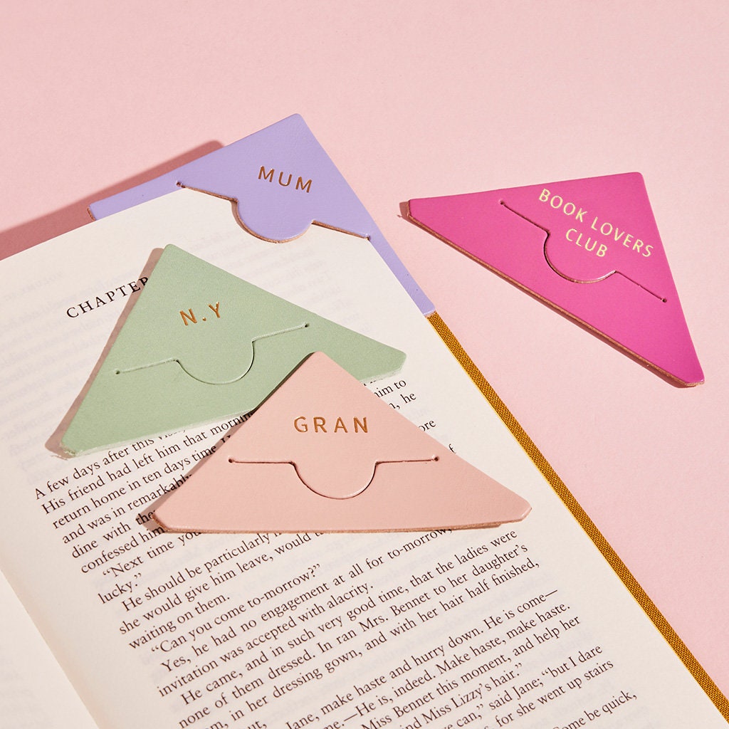 Gepersonaliseerde leren hoekbladwijzer / Moederdagcadeau voor boekenliefhebbers / leescadeau voor verjaardagen, kerstsok