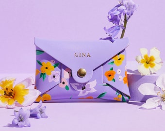 Monedero de cuero floral personalizado para mujer / Monedero con estampado de flores lilas o blancas / Regalo del Día de la Madre para mamá / Monedero de moneda con mensaje secreto