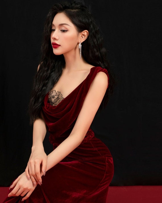velvet cowl neck dress Ruched Bodycon Green / M Not lined Material composition Velvet Cowl Neck Dress