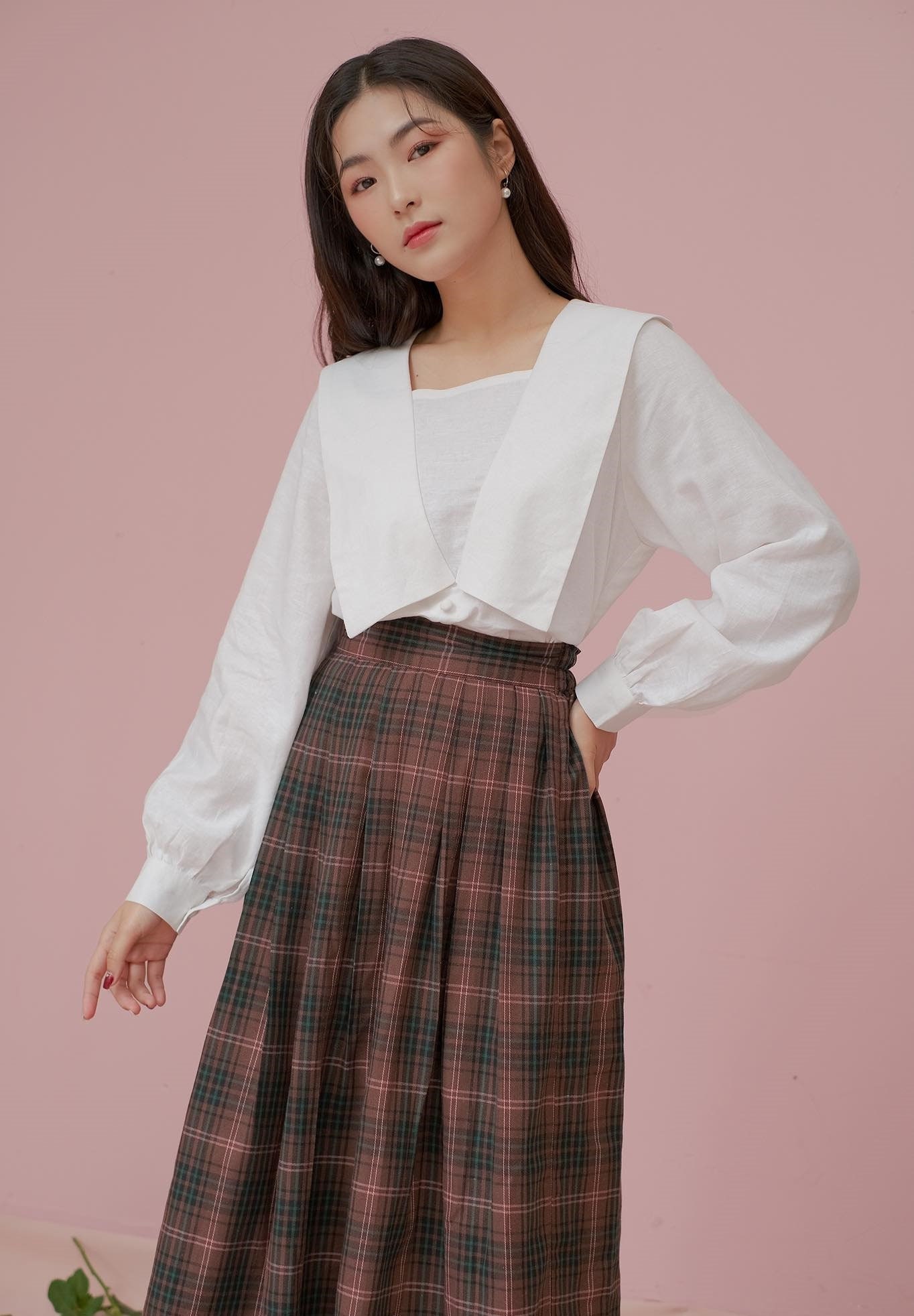 White Linen Blouse With Long Sleeves and Sailor Collar - Loose