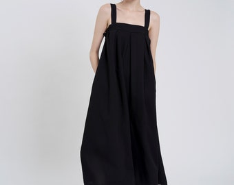 Robe oversize midi en soie sans manches et encolure carrée en noir