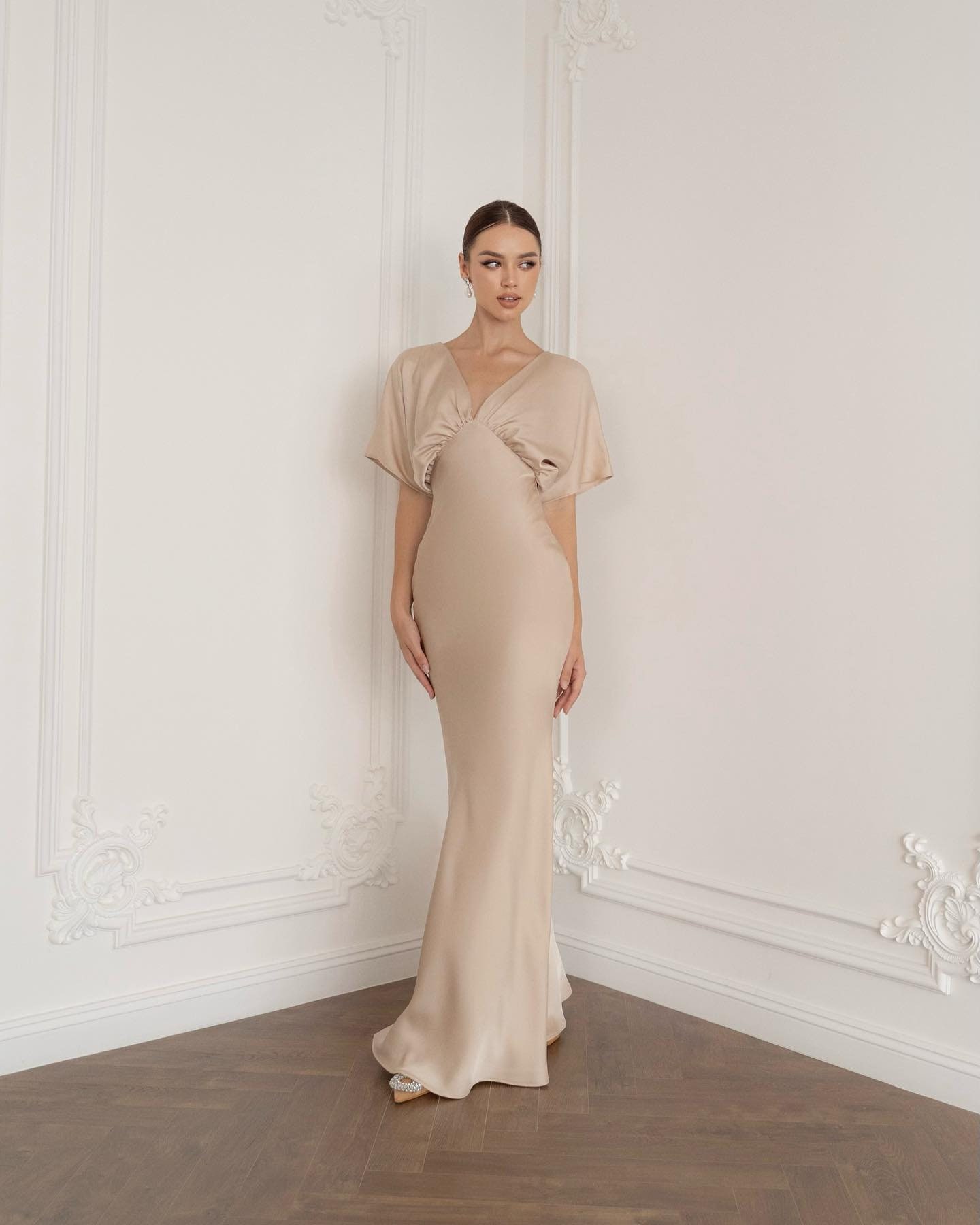 dress the population angelina long-sleeve v-neck maxi dress Dress The Population Angelina Long-Sleeve V-Neck Maxi at MarketFair Shoppes in Princeton, NJ