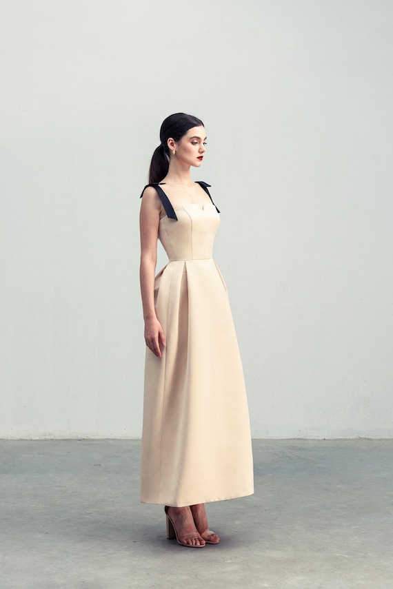 Elegant Taffeta Maxi Dress with Bow Straps | Sweetheart Neckline Evening Gown | Formal A-Line Silhouette for Women | High Waist Maxi Dress