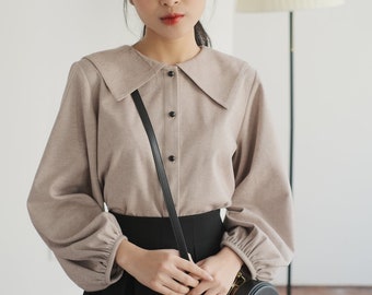 Linnen damesblouse met lange bisschopsmouwen en matrozenkraag