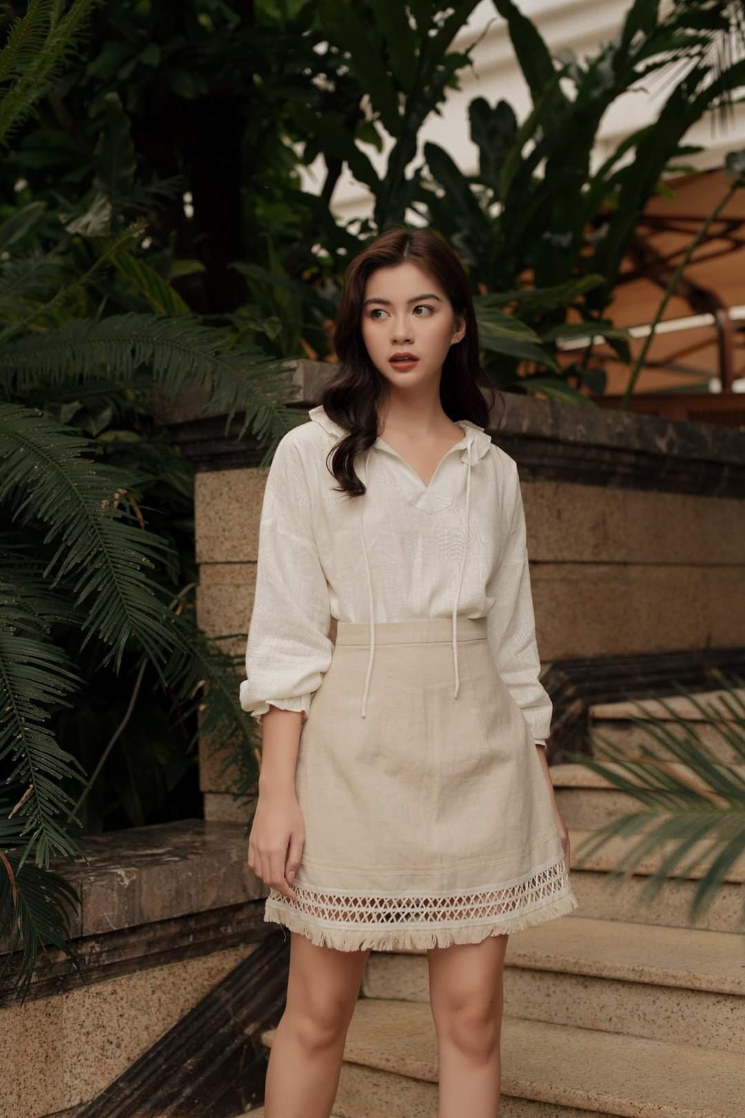 Loose Linen Blouse with Long Sleeves / V Neck Linen Blouse with Tie Neck / Available in 50 Colors