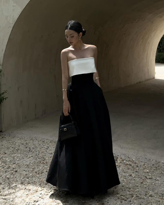 strapless maxi dress formal Black Drape Crystals height is 161cm/53 and wears a size AU 6 / US 2. Strapless Overlay Bodice Midi Dress,