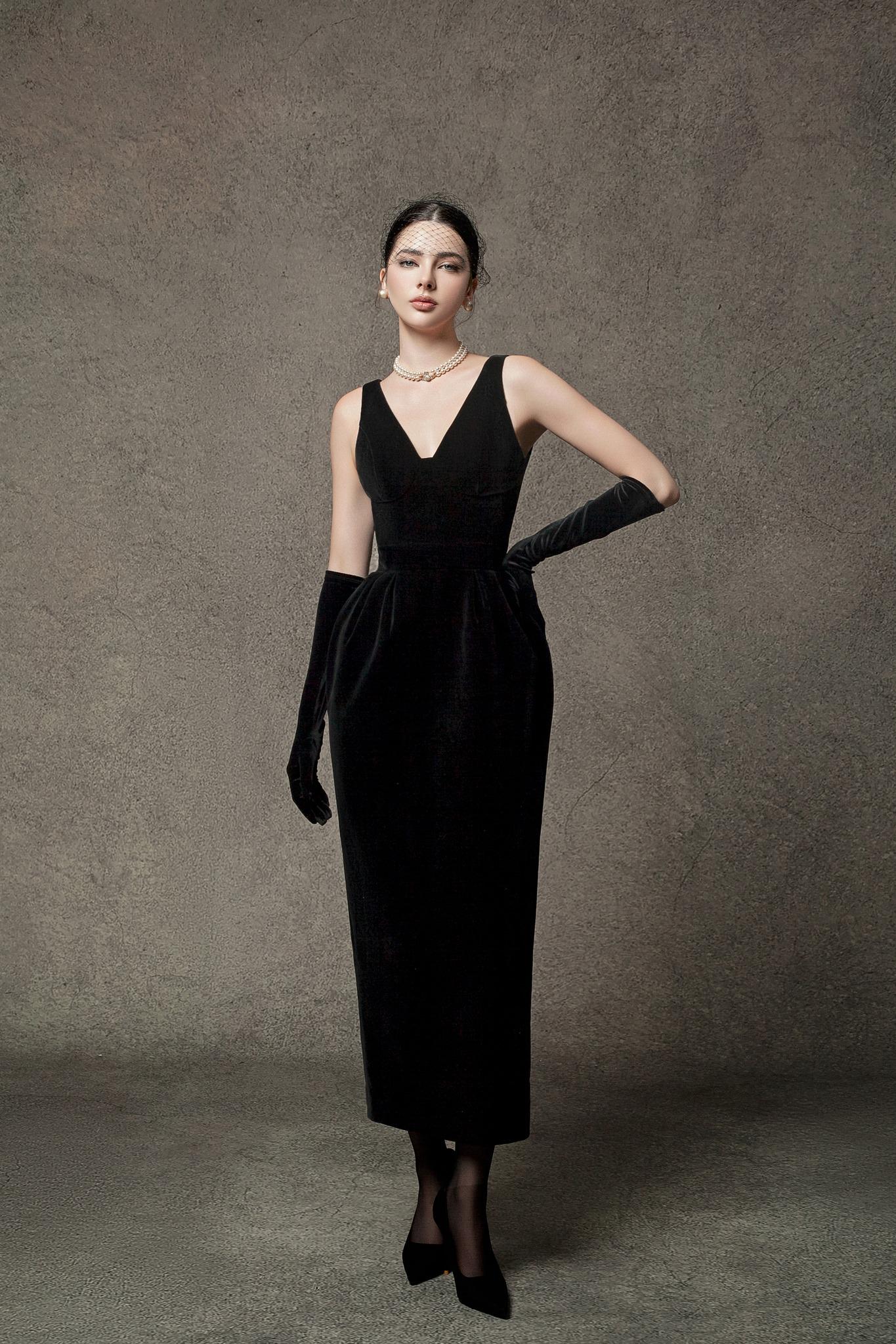 black high neck velvet dress Jovani 45322