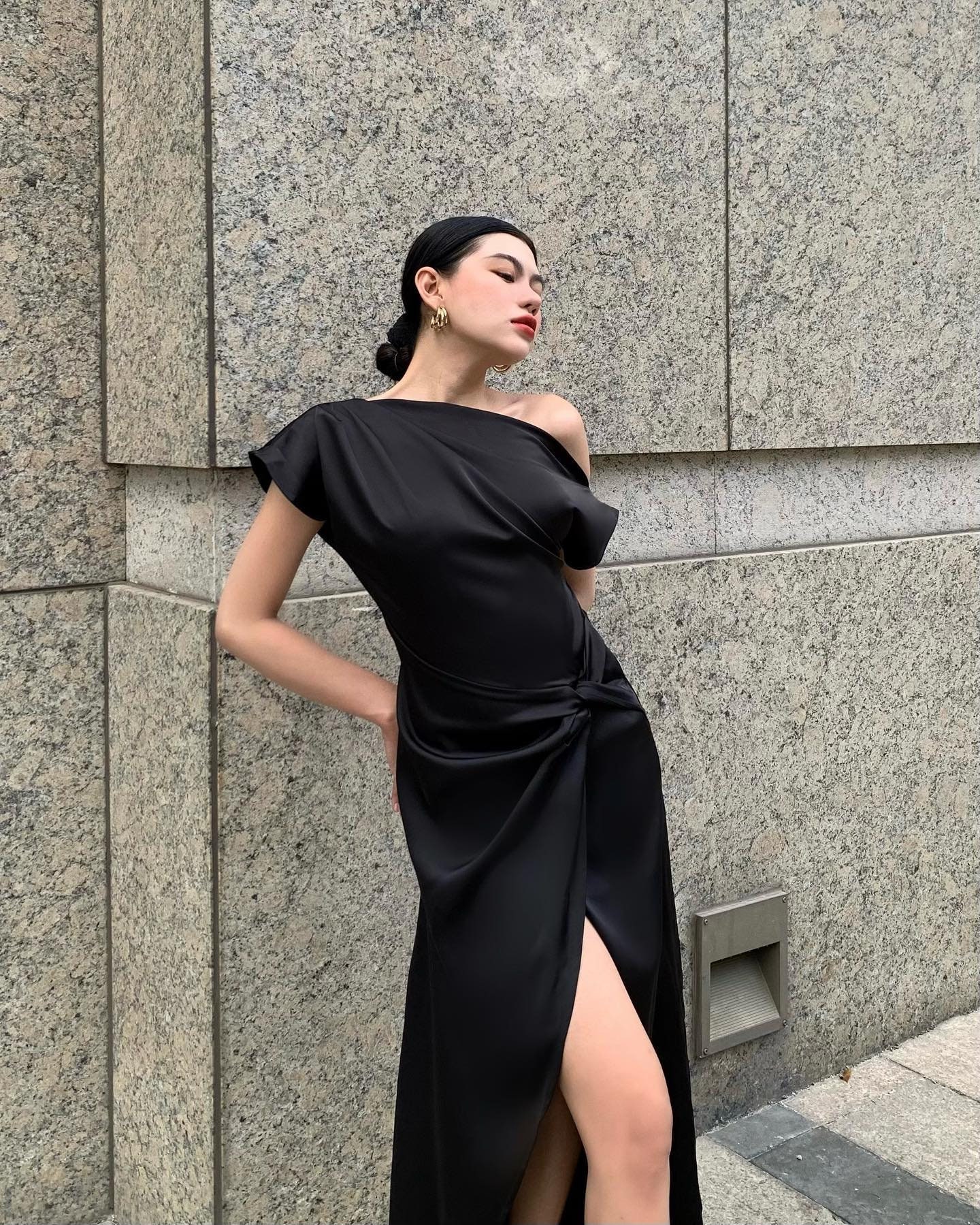 black dress with one shoulder Aliza Knit Bodycon Midi • Shop American Threads Women's Trendy Online Boutique White / L An asymmetrical black velvet Soft feathers and sleek Color:Black-Fuchsia Fit Details_Bodycon Fit