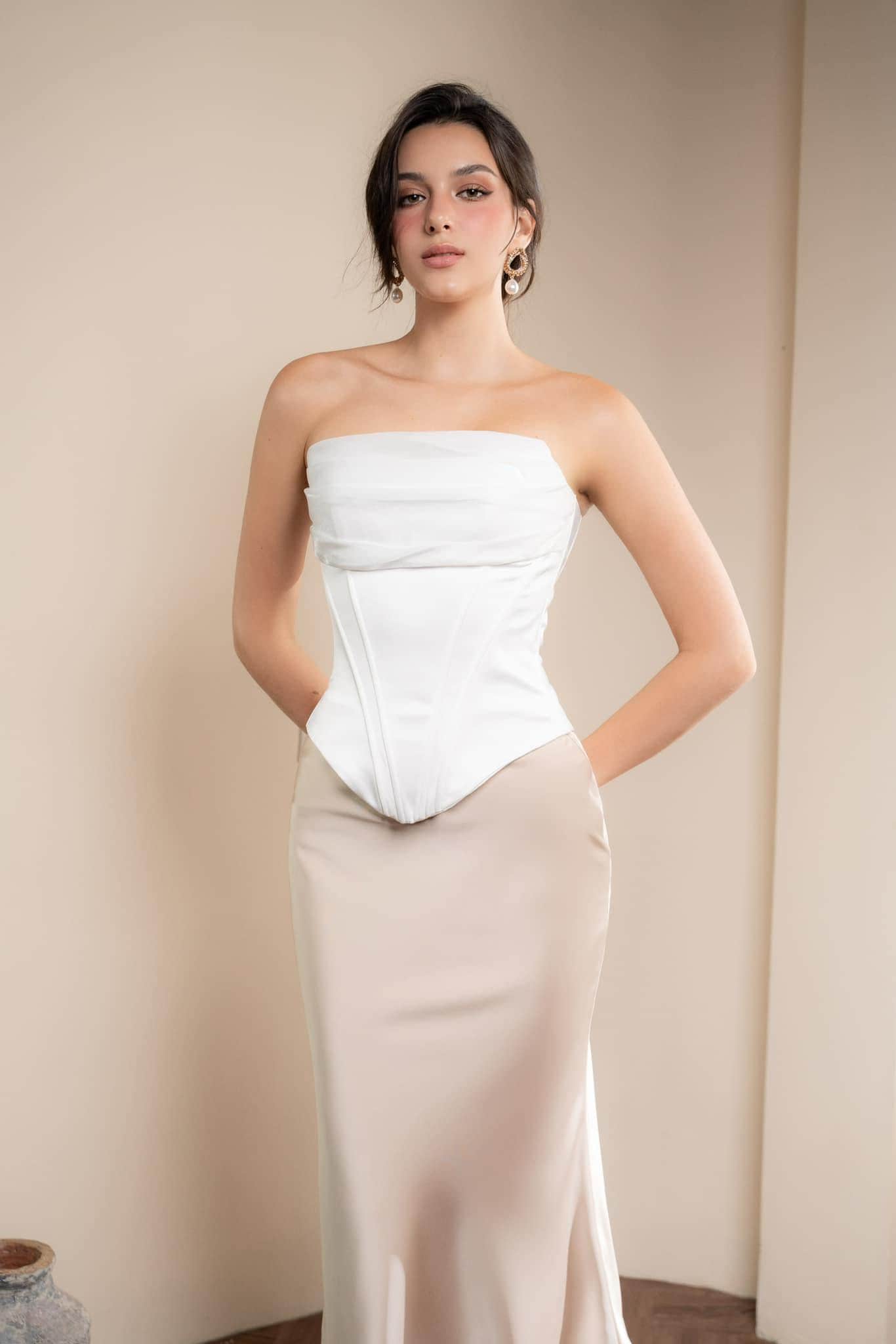 Handgefertigtes weißes Seidenkorsett - Off-Shoulder-Schnür-Braut-Bustier, Hochzeitsgast-Braut-Korsett, elegante Royalcore-Abendkleidung, Geschenk für Sie
