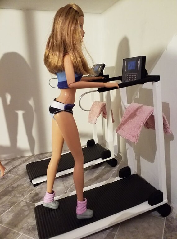 barbie doll scale size
