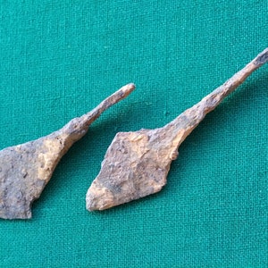 2-viking arrowheads 9th-13th century AD Vikings Kievan Rus