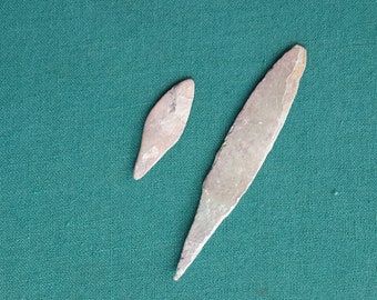 Bronsåldern, 2 dolkar, Sabatinovskayakulturen 17-12 århundraden f.Kr. Brons.