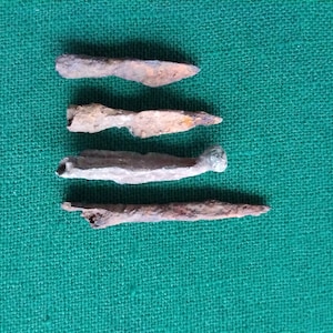 4- Anciennes pointes de flèches scythes en fer, 3ème-1er siècles. Av. J.-C.