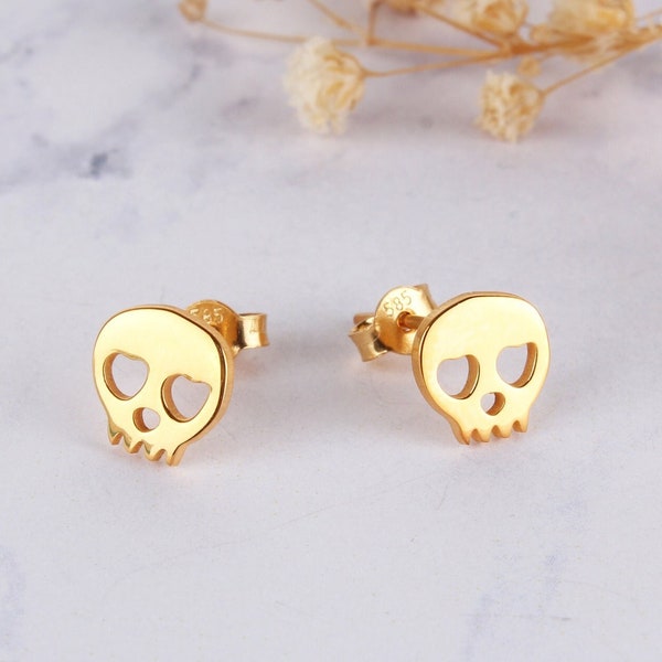 14K Solid Gold Plain Skull Stud Earrings, 14K Gold Skull Earrings , Cute Earrings, Tiny Earrings, Delicate Earrings, Mothers Day Gifts