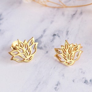 14K Solid Gold Lotus Flower Stud Earrings, Lotus Flower Earrings, Yoga Jewelry, 14K Flower Stud Earrings,Spiritual Jewelry,Christmas Gifts