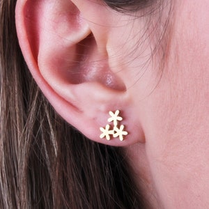 Dainty Flowers Stud Earrings in 14K Solid Gold,Three Flowers earrings, Minimalist Earrings, Floral jewelry, Christmas Gifts