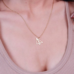 Collana in oro massiccio 14K con aeroplano di carta, ciondolo con aeroplano, gioielli con ciondolo origami, gioielli da viaggio in oro, collana con targhetta, regali per hostess