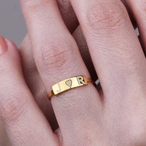 Anillo de barra personalizado de oro macizo de 14 quilates: iniciales, fecha o nombre personalizados; anillo de oro delicado, regalos de Navidad, anillo para madres, regalos de Navidad