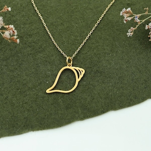 Shell Necklace in 14K Solid Gold, Dainty Shell Charm, Gold Sea Pendant,Gold Shell Necklace,Bridesmaid Gift, Sea Lover Gift, Christmas Gifts