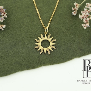 14k Gold Sun Necklace, Solar Celestial Pendant, Gold Sun Charm, Minimalist Sun Necklace,Celestial Jewelry,Sunshine Pendant, Christmas Gifts