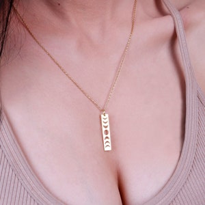 Collar con dije de fases lunares en oro macizo de 14 quilates, colgante inspirador de fase lunar en oro, collar con barra con nombre, joyería celestial