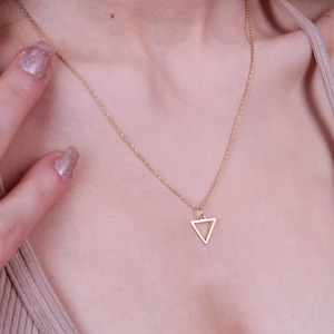 14K Solid Gold Triangle Necklace, Real Gold  Minimalist Triangle Charm Pendant, Triangle Necklace, Name Plate Necklace, Geometric Jewelry