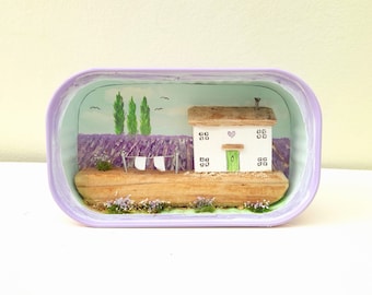 Lavender Cottage Diorama hecho a mano miniatura sardina lata regalo casero