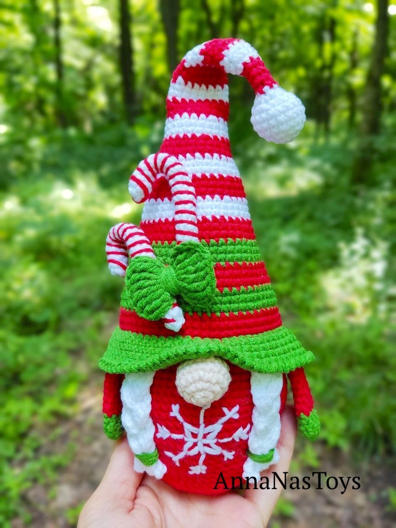 Christmas gnome girl, Crochet gnome amigurumi pattern, gnome Santa, Crochet PDF pattern English_US terms, Deutsch image 2
