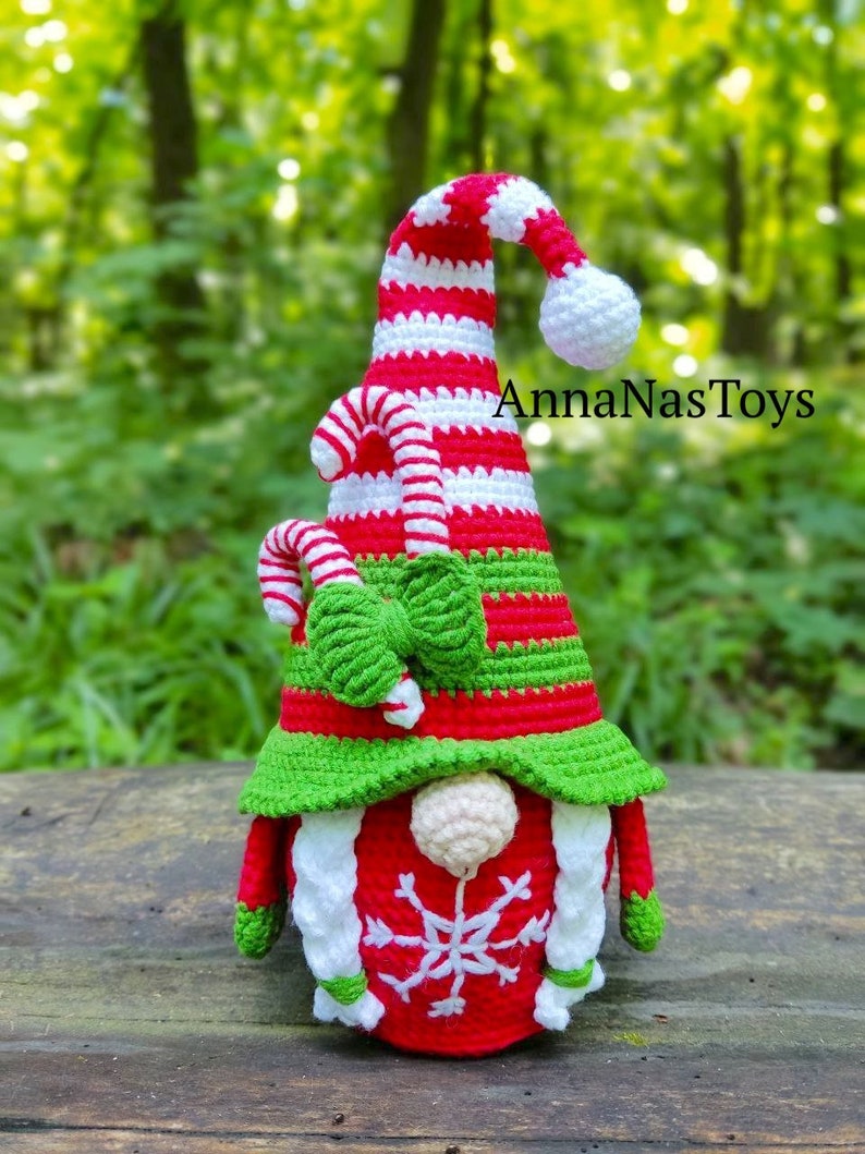 Christmas gnome girl, Crochet gnome amigurumi pattern, gnome Santa, Crochet PDF pattern English_US terms, Deutsch image 9