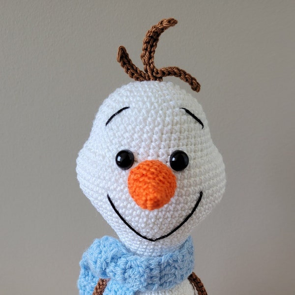 Bonhomme de neige au crochet inspiré de l'univers de 'La Reine Des Neiges'