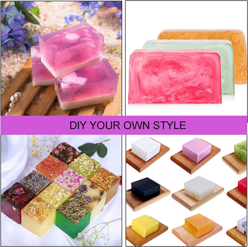 Pode incluir: Uma variedade de sabonetes artesanais em v&aacute;rias cores e designs. Alguns sabonetes s&atilde;o transparentes com inclus&otilde;es florais, outros t&ecirc;m padr&otilde;es marmorizados e alguns s&atilde;o adornados com ervas e flores secas. O texto "DIY YOUR OWN STYLE" tamb&eacute;m &eacute; vis&iacute;vel.