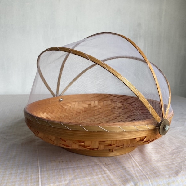 Bread Basket Bamboo Food Tray with Mesh Net Cover Fruit Bowl Storage Vegetable Wood Basket with Folding Lid Ati-insect Wicker Basket Gift