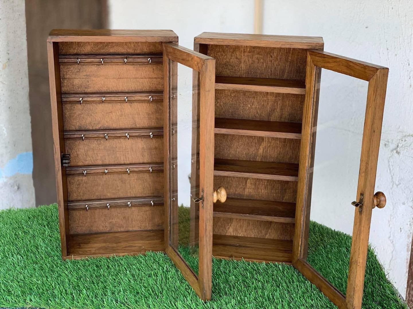 Wooden Key Storage Cabinet with Hanging Hooks – woodybeingllc