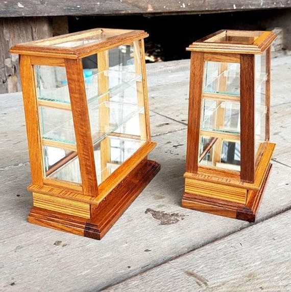 Mini glass display case discount